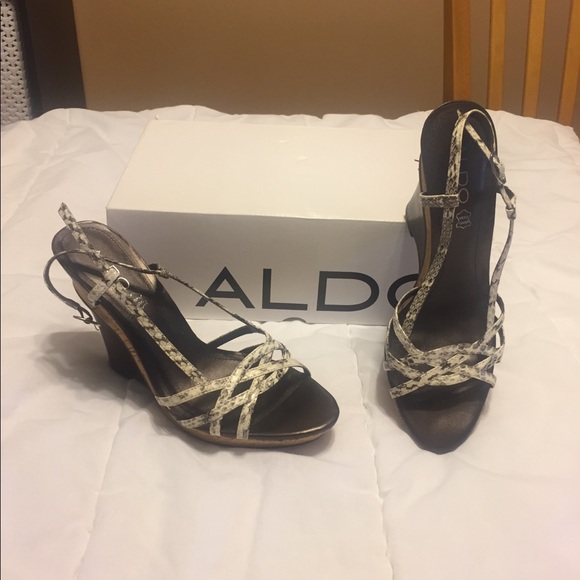 Aldo Shoes - Pre owned Aldo breiten wedge sandal size 8